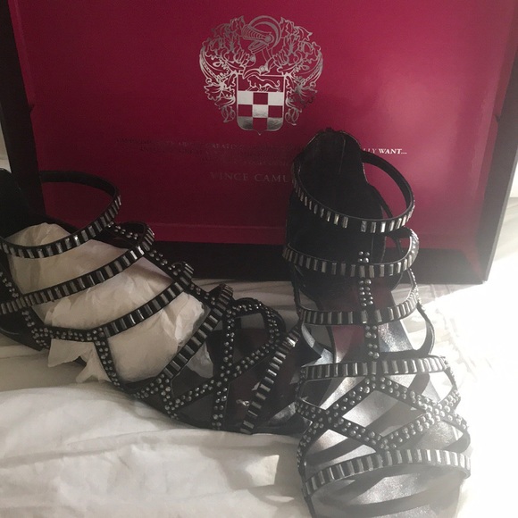 Vince Camuto sandals VC-Emera black steel snake sandals (free VC bracelet) - Picture 4 of 11